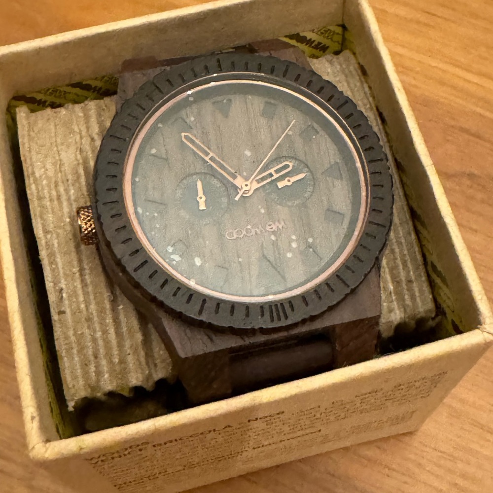 We Wood leo leather brown all wood watch brand new
